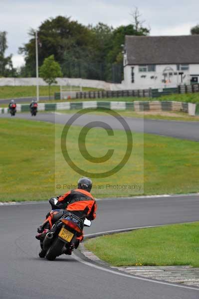 Mallory park Leicestershire;Mallory park photographs;Motorcycle action photographs;event digital images;eventdigitalimages;mallory park;no limits trackday;peter wileman photography;trackday;trackday digital images;trackday photos