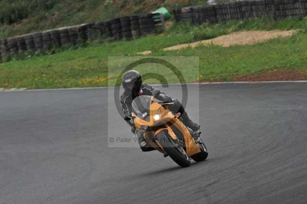 Mallory park Leicestershire;Mallory park photographs;Motorcycle action photographs;event digital images;eventdigitalimages;mallory park;no limits trackday;peter wileman photography;trackday;trackday digital images;trackday photos