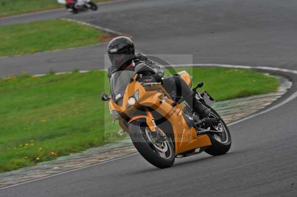 Mallory park Leicestershire;Mallory park photographs;Motorcycle action photographs;event digital images;eventdigitalimages;mallory park;no limits trackday;peter wileman photography;trackday;trackday digital images;trackday photos