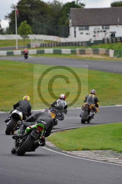 Mallory park Leicestershire;Mallory park photographs;Motorcycle action photographs;event digital images;eventdigitalimages;mallory park;no limits trackday;peter wileman photography;trackday;trackday digital images;trackday photos