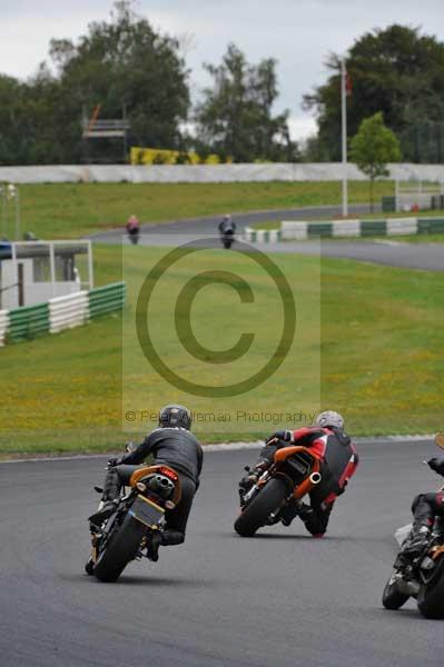 Mallory park Leicestershire;Mallory park photographs;Motorcycle action photographs;event digital images;eventdigitalimages;mallory park;no limits trackday;peter wileman photography;trackday;trackday digital images;trackday photos