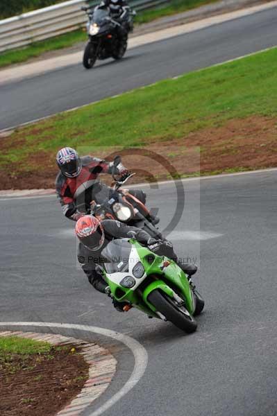 Mallory park Leicestershire;Mallory park photographs;Motorcycle action photographs;event digital images;eventdigitalimages;mallory park;no limits trackday;peter wileman photography;trackday;trackday digital images;trackday photos