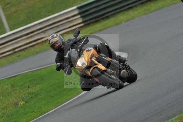 Mallory park Leicestershire;Mallory park photographs;Motorcycle action photographs;event digital images;eventdigitalimages;mallory park;no limits trackday;peter wileman photography;trackday;trackday digital images;trackday photos