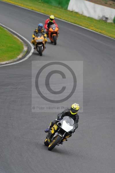 Mallory park Leicestershire;Mallory park photographs;Motorcycle action photographs;event digital images;eventdigitalimages;mallory park;no limits trackday;peter wileman photography;trackday;trackday digital images;trackday photos