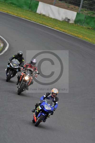 Mallory park Leicestershire;Mallory park photographs;Motorcycle action photographs;event digital images;eventdigitalimages;mallory park;no limits trackday;peter wileman photography;trackday;trackday digital images;trackday photos