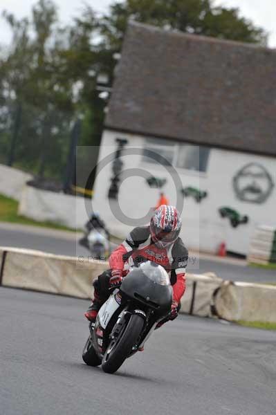 Mallory park Leicestershire;Mallory park photographs;Motorcycle action photographs;event digital images;eventdigitalimages;mallory park;no limits trackday;peter wileman photography;trackday;trackday digital images;trackday photos