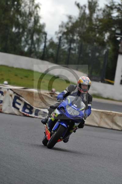 Mallory park Leicestershire;Mallory park photographs;Motorcycle action photographs;event digital images;eventdigitalimages;mallory park;no limits trackday;peter wileman photography;trackday;trackday digital images;trackday photos