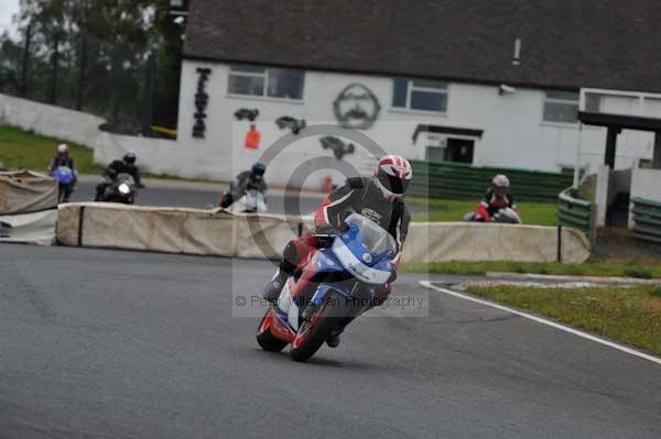 Mallory park Leicestershire;Mallory park photographs;Motorcycle action photographs;event digital images;eventdigitalimages;mallory park;no limits trackday;peter wileman photography;trackday;trackday digital images;trackday photos