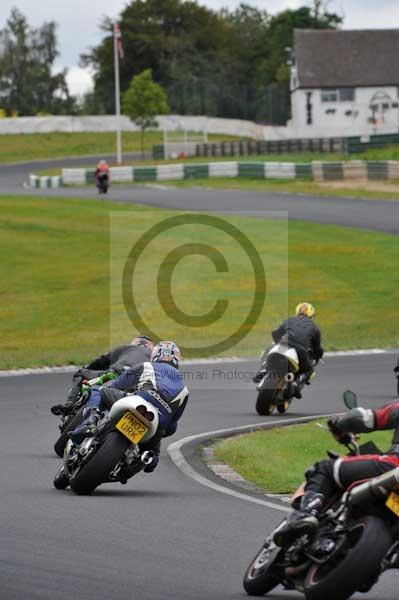 Mallory park Leicestershire;Mallory park photographs;Motorcycle action photographs;event digital images;eventdigitalimages;mallory park;no limits trackday;peter wileman photography;trackday;trackday digital images;trackday photos