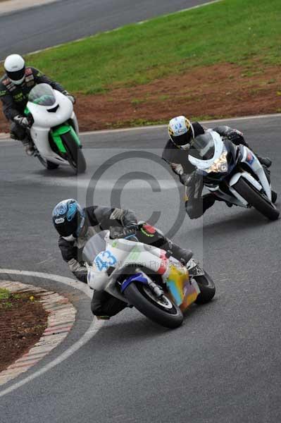 Mallory park Leicestershire;Mallory park photographs;Motorcycle action photographs;event digital images;eventdigitalimages;mallory park;no limits trackday;peter wileman photography;trackday;trackday digital images;trackday photos