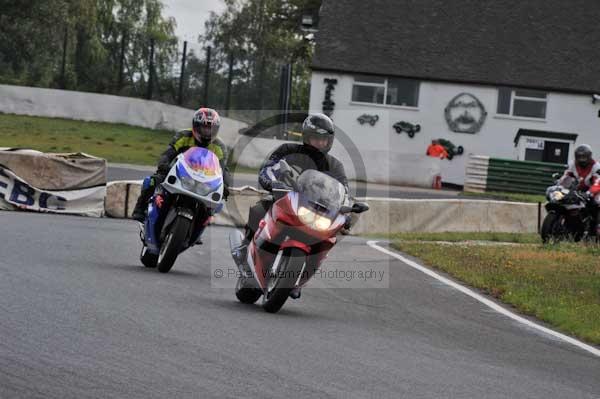 Mallory park Leicestershire;Mallory park photographs;Motorcycle action photographs;event digital images;eventdigitalimages;mallory park;no limits trackday;peter wileman photography;trackday;trackday digital images;trackday photos