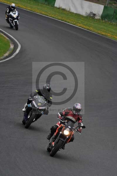 Mallory park Leicestershire;Mallory park photographs;Motorcycle action photographs;event digital images;eventdigitalimages;mallory park;no limits trackday;peter wileman photography;trackday;trackday digital images;trackday photos