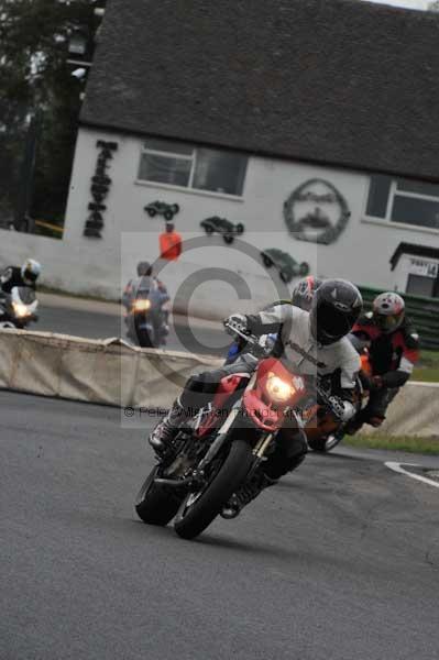 Mallory park Leicestershire;Mallory park photographs;Motorcycle action photographs;event digital images;eventdigitalimages;mallory park;no limits trackday;peter wileman photography;trackday;trackday digital images;trackday photos