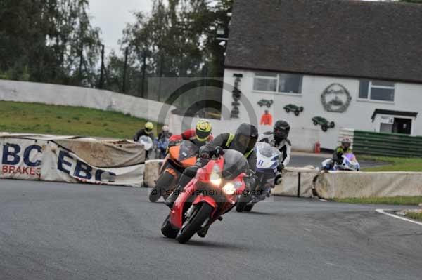 Mallory park Leicestershire;Mallory park photographs;Motorcycle action photographs;event digital images;eventdigitalimages;mallory park;no limits trackday;peter wileman photography;trackday;trackday digital images;trackday photos