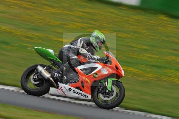 Mallory park Leicestershire;Mallory park photographs;Motorcycle action photographs;event digital images;eventdigitalimages;mallory park;no limits trackday;peter wileman photography;trackday;trackday digital images;trackday photos