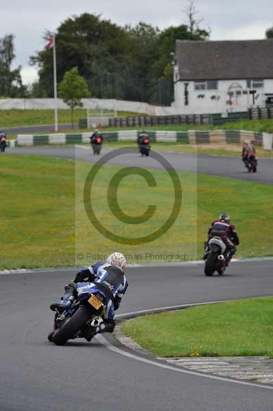 Mallory park Leicestershire;Mallory park photographs;Motorcycle action photographs;event digital images;eventdigitalimages;mallory park;no limits trackday;peter wileman photography;trackday;trackday digital images;trackday photos