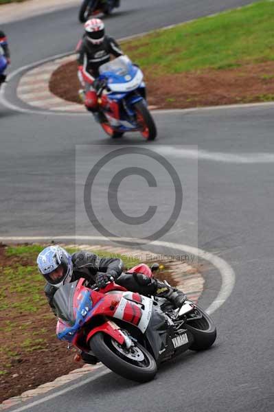 Mallory park Leicestershire;Mallory park photographs;Motorcycle action photographs;event digital images;eventdigitalimages;mallory park;no limits trackday;peter wileman photography;trackday;trackday digital images;trackday photos