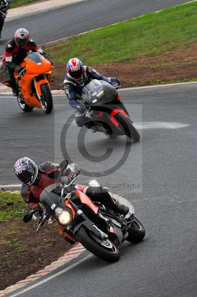 Mallory park Leicestershire;Mallory park photographs;Motorcycle action photographs;event digital images;eventdigitalimages;mallory park;no limits trackday;peter wileman photography;trackday;trackday digital images;trackday photos