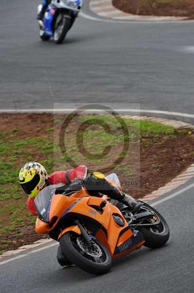 Mallory park Leicestershire;Mallory park photographs;Motorcycle action photographs;event digital images;eventdigitalimages;mallory park;no limits trackday;peter wileman photography;trackday;trackday digital images;trackday photos