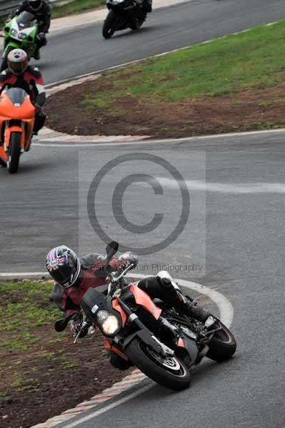 Mallory park Leicestershire;Mallory park photographs;Motorcycle action photographs;event digital images;eventdigitalimages;mallory park;no limits trackday;peter wileman photography;trackday;trackday digital images;trackday photos