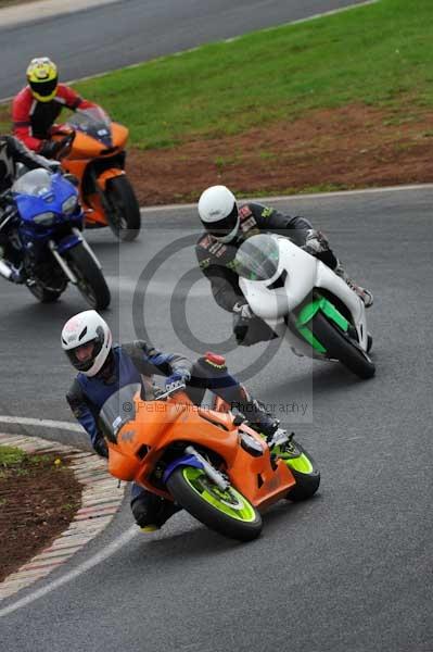 Mallory park Leicestershire;Mallory park photographs;Motorcycle action photographs;event digital images;eventdigitalimages;mallory park;no limits trackday;peter wileman photography;trackday;trackday digital images;trackday photos