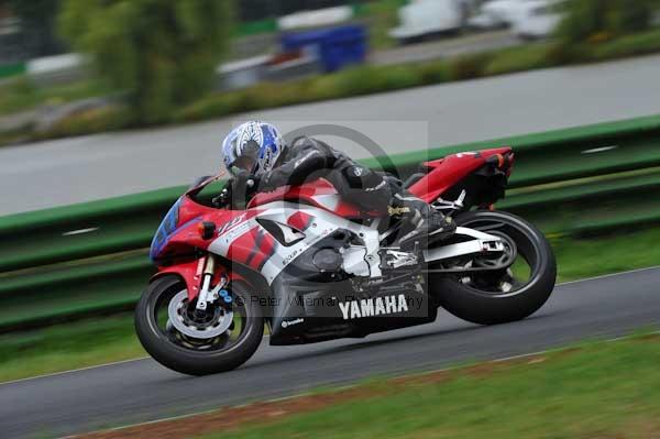 Mallory park Leicestershire;Mallory park photographs;Motorcycle action photographs;event digital images;eventdigitalimages;mallory park;no limits trackday;peter wileman photography;trackday;trackday digital images;trackday photos