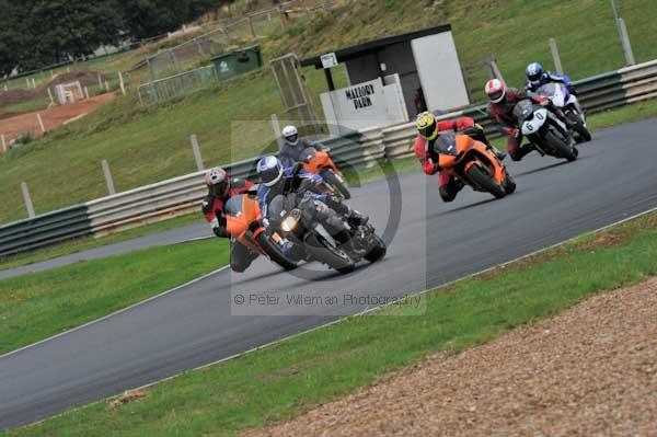 Mallory park Leicestershire;Mallory park photographs;Motorcycle action photographs;event digital images;eventdigitalimages;mallory park;no limits trackday;peter wileman photography;trackday;trackday digital images;trackday photos