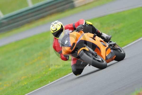 Mallory park Leicestershire;Mallory park photographs;Motorcycle action photographs;event digital images;eventdigitalimages;mallory park;no limits trackday;peter wileman photography;trackday;trackday digital images;trackday photos