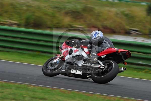 Mallory park Leicestershire;Mallory park photographs;Motorcycle action photographs;event digital images;eventdigitalimages;mallory park;no limits trackday;peter wileman photography;trackday;trackday digital images;trackday photos