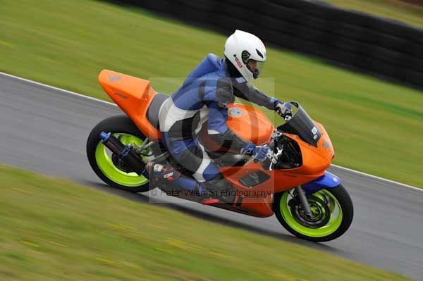 Mallory park Leicestershire;Mallory park photographs;Motorcycle action photographs;event digital images;eventdigitalimages;mallory park;no limits trackday;peter wileman photography;trackday;trackday digital images;trackday photos