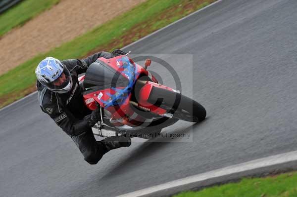 Mallory park Leicestershire;Mallory park photographs;Motorcycle action photographs;event digital images;eventdigitalimages;mallory park;no limits trackday;peter wileman photography;trackday;trackday digital images;trackday photos