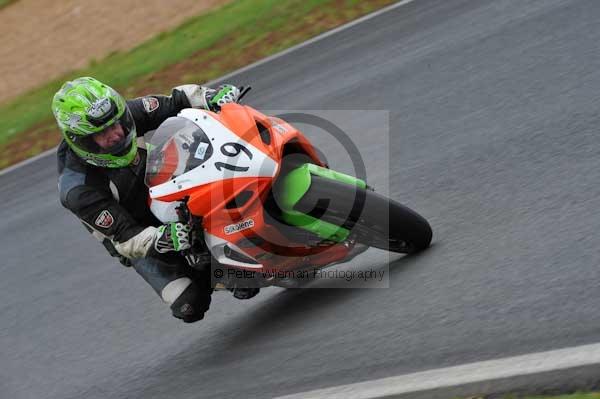 Mallory park Leicestershire;Mallory park photographs;Motorcycle action photographs;event digital images;eventdigitalimages;mallory park;no limits trackday;peter wileman photography;trackday;trackday digital images;trackday photos