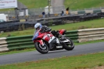 Mallory-park-Leicestershire;Mallory-park-photographs;Motorcycle-action-photographs;event-digital-images;eventdigitalimages;mallory-park;no-limits-trackday;peter-wileman-photography;trackday;trackday-digital-images;trackday-photos