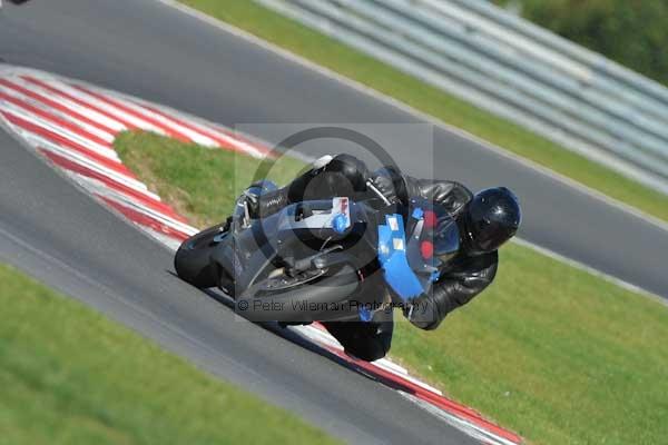 Motorcycle action photographs;Trackday digital images;event digital images;eventdigitalimages;no limits trackday;peter wileman photography;snetterton;snetterton circuit norfolk;snetterton photographs;trackday;trackday photos