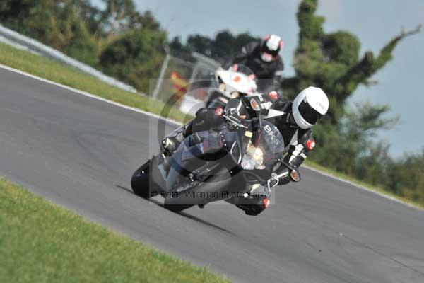 Motorcycle action photographs;Trackday digital images;event digital images;eventdigitalimages;no limits trackday;peter wileman photography;snetterton;snetterton circuit norfolk;snetterton photographs;trackday;trackday photos