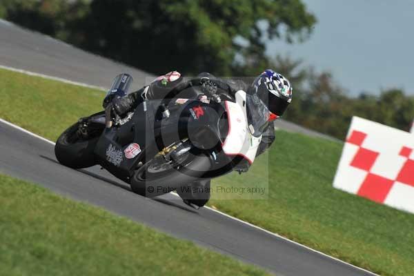 Motorcycle action photographs;Trackday digital images;event digital images;eventdigitalimages;no limits trackday;peter wileman photography;snetterton;snetterton circuit norfolk;snetterton photographs;trackday;trackday photos