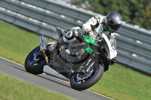 Motorcycle action photographs;Trackday digital images;event digital images;eventdigitalimages;no limits trackday;peter wileman photography;snetterton;snetterton circuit norfolk;snetterton photographs;trackday;trackday photos