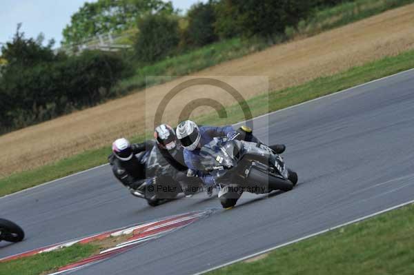 Motorcycle action photographs;Trackday digital images;event digital images;eventdigitalimages;no limits trackday;peter wileman photography;snetterton;snetterton circuit norfolk;snetterton photographs;trackday;trackday photos