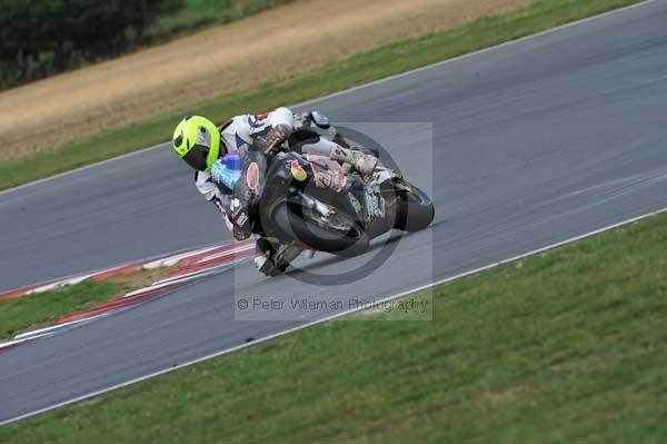 Motorcycle action photographs;Trackday digital images;event digital images;eventdigitalimages;no limits trackday;peter wileman photography;snetterton;snetterton circuit norfolk;snetterton photographs;trackday;trackday photos