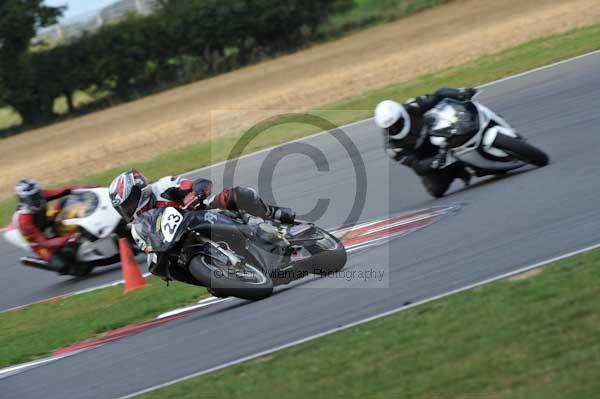 Motorcycle action photographs;Trackday digital images;event digital images;eventdigitalimages;no limits trackday;peter wileman photography;snetterton;snetterton circuit norfolk;snetterton photographs;trackday;trackday photos