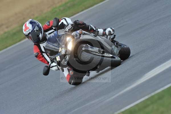 Motorcycle action photographs;Trackday digital images;event digital images;eventdigitalimages;no limits trackday;peter wileman photography;snetterton;snetterton circuit norfolk;snetterton photographs;trackday;trackday photos