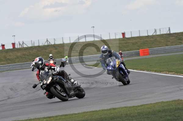 Motorcycle action photographs;Trackday digital images;event digital images;eventdigitalimages;no limits trackday;peter wileman photography;snetterton;snetterton circuit norfolk;snetterton photographs;trackday;trackday photos