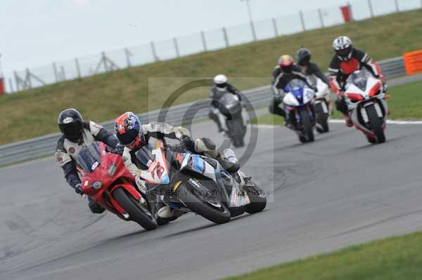 Motorcycle action photographs;Trackday digital images;event digital images;eventdigitalimages;no limits trackday;peter wileman photography;snetterton;snetterton circuit norfolk;snetterton photographs;trackday;trackday photos