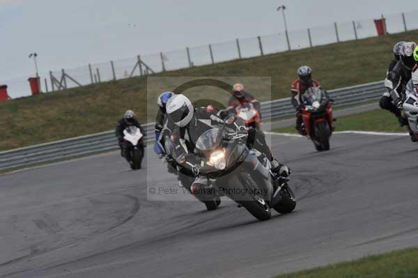 Motorcycle action photographs;Trackday digital images;event digital images;eventdigitalimages;no limits trackday;peter wileman photography;snetterton;snetterton circuit norfolk;snetterton photographs;trackday;trackday photos