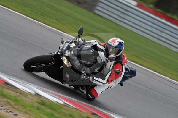 Motorcycle action photographs;Trackday digital images;event digital images;eventdigitalimages;no limits trackday;peter wileman photography;snetterton;snetterton circuit norfolk;snetterton photographs;trackday;trackday photos