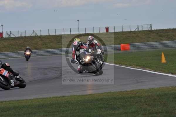 Motorcycle action photographs;Trackday digital images;event digital images;eventdigitalimages;no limits trackday;peter wileman photography;snetterton;snetterton circuit norfolk;snetterton photographs;trackday;trackday photos