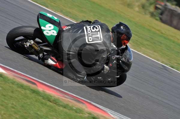 Motorcycle action photographs;Trackday digital images;event digital images;eventdigitalimages;no limits trackday;peter wileman photography;snetterton;snetterton circuit norfolk;snetterton photographs;trackday;trackday photos