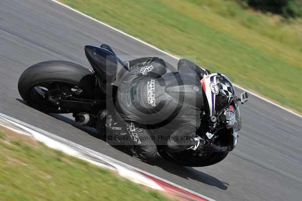 Motorcycle action photographs;Trackday digital images;event digital images;eventdigitalimages;no limits trackday;peter wileman photography;snetterton;snetterton circuit norfolk;snetterton photographs;trackday;trackday photos