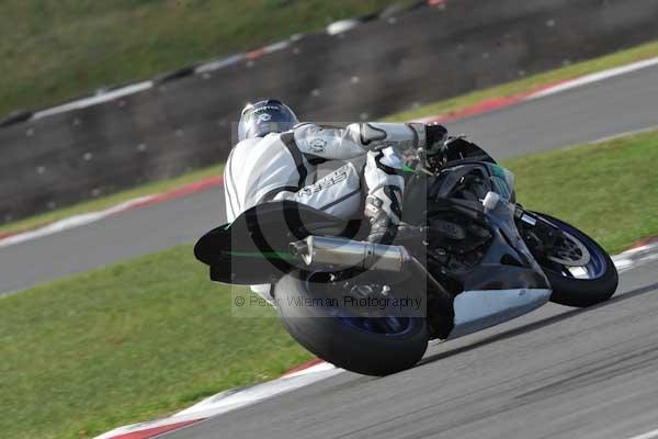 Motorcycle action photographs;Trackday digital images;event digital images;eventdigitalimages;no limits trackday;peter wileman photography;snetterton;snetterton circuit norfolk;snetterton photographs;trackday;trackday photos