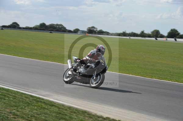 Motorcycle action photographs;Trackday digital images;event digital images;eventdigitalimages;no limits trackday;peter wileman photography;snetterton;snetterton circuit norfolk;snetterton photographs;trackday;trackday photos